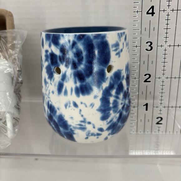 Scentsy Blue Tie Dye Wall Plug Mini Wax Warmer Night Light Home Fragrance - Picture 4 of 12